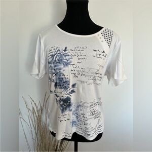 Les Collection Mat White and Blue Graphic Women's Top Size M